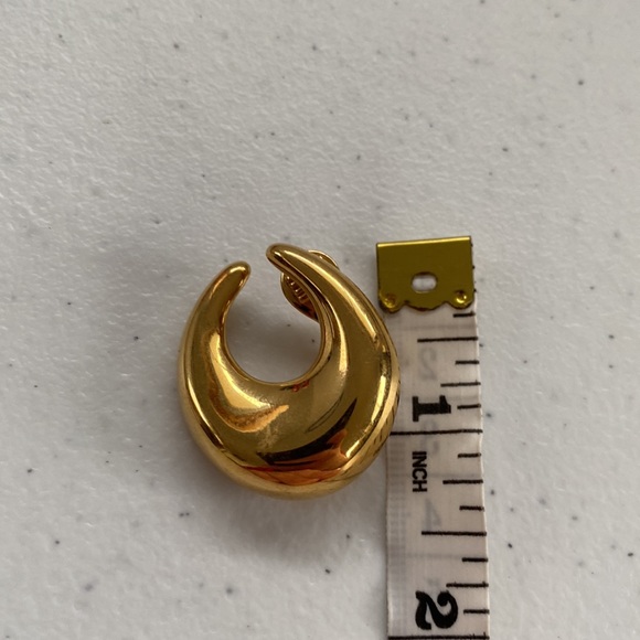 Vintage Gold Tone Crescent Monet Clip On Earrings - Picture 8 of 8